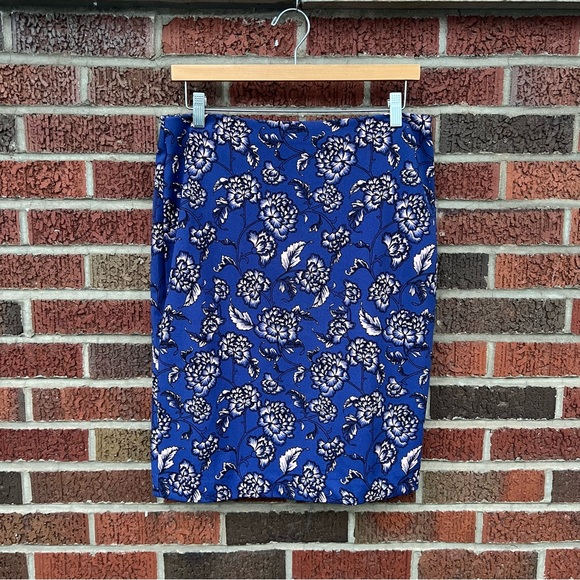 Banana Republic Dresses & Skirts - Banana Republic Cobalt Blue Black and White Floral High Waisted Pencil Skirt